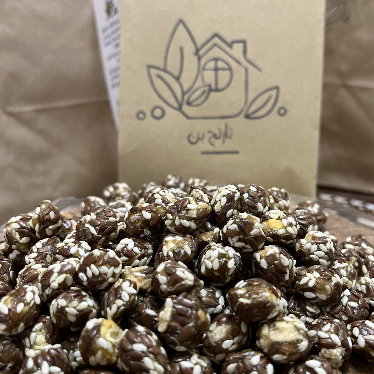 نقل بادام تخم کتان